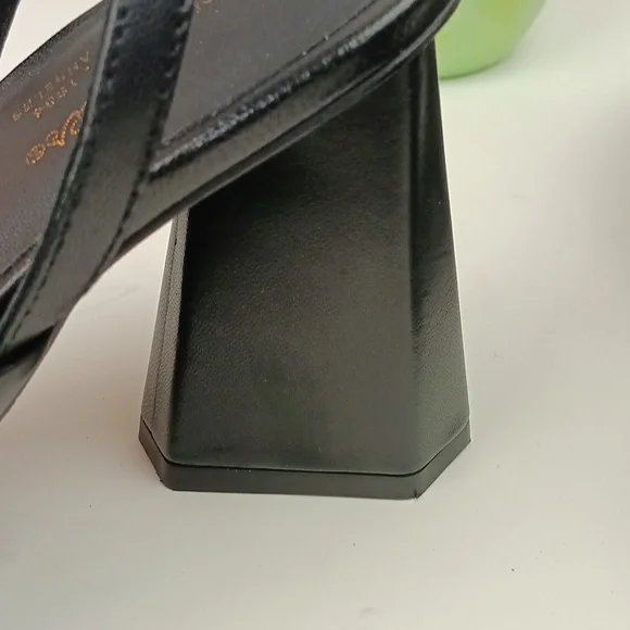 Seychelles Rumor Has It Black Slingback Point Toe Leather Heels sz 8.5 - Picture 11 of 12